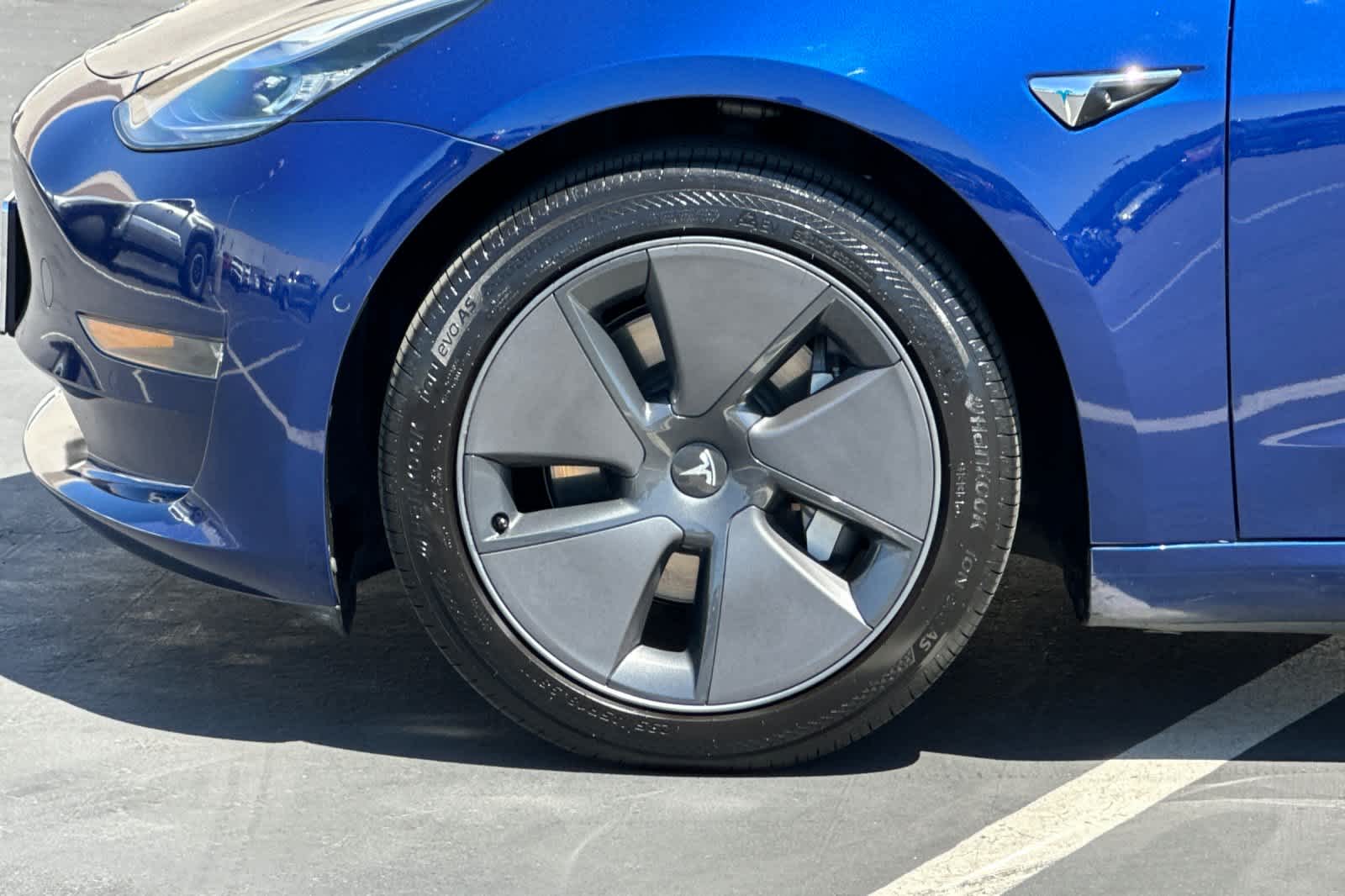 Thumbnail: 2018 Tesla Model 3 - 28
