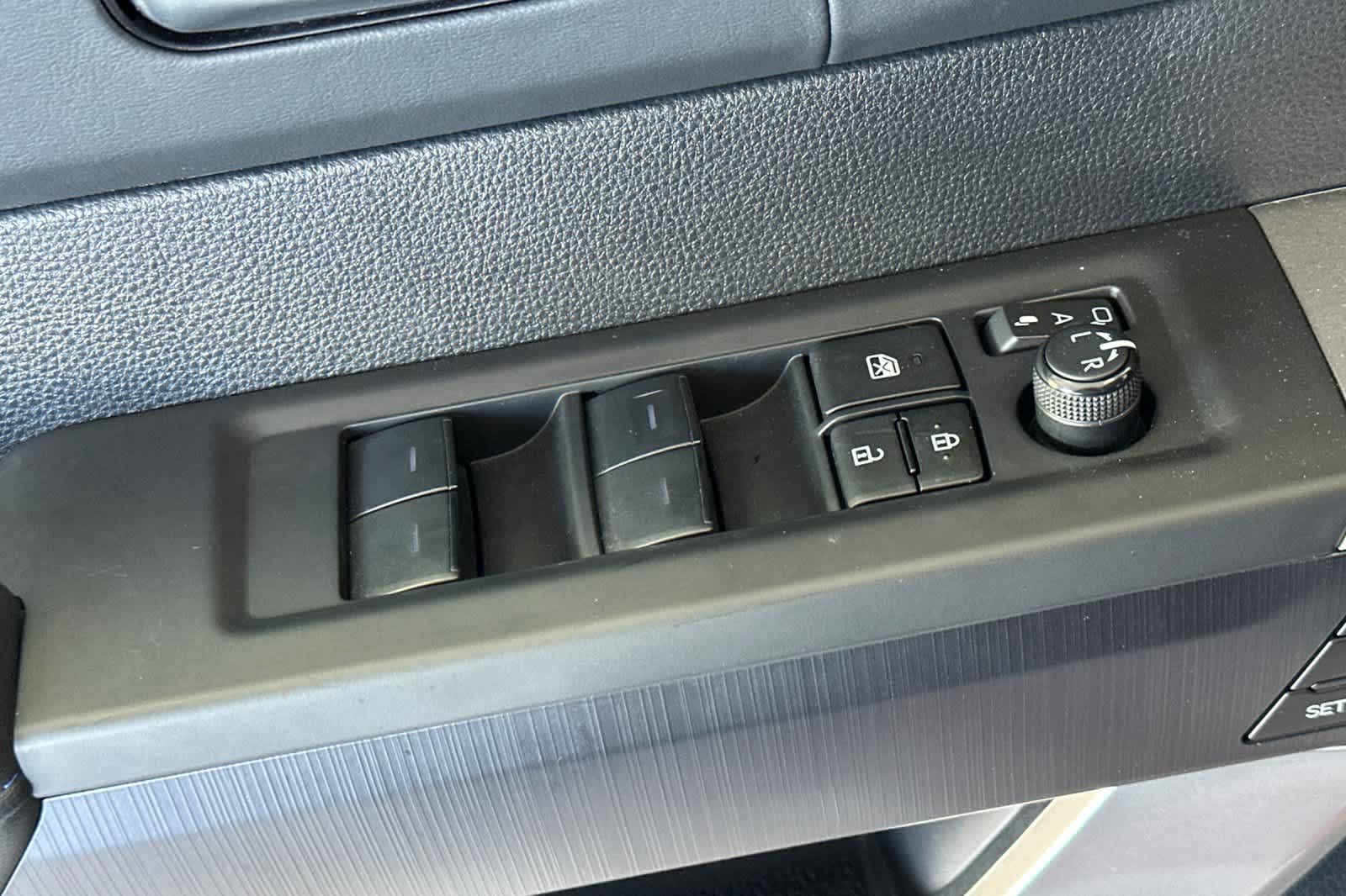 Thumbnail: 2023 Toyota Tundra - 13