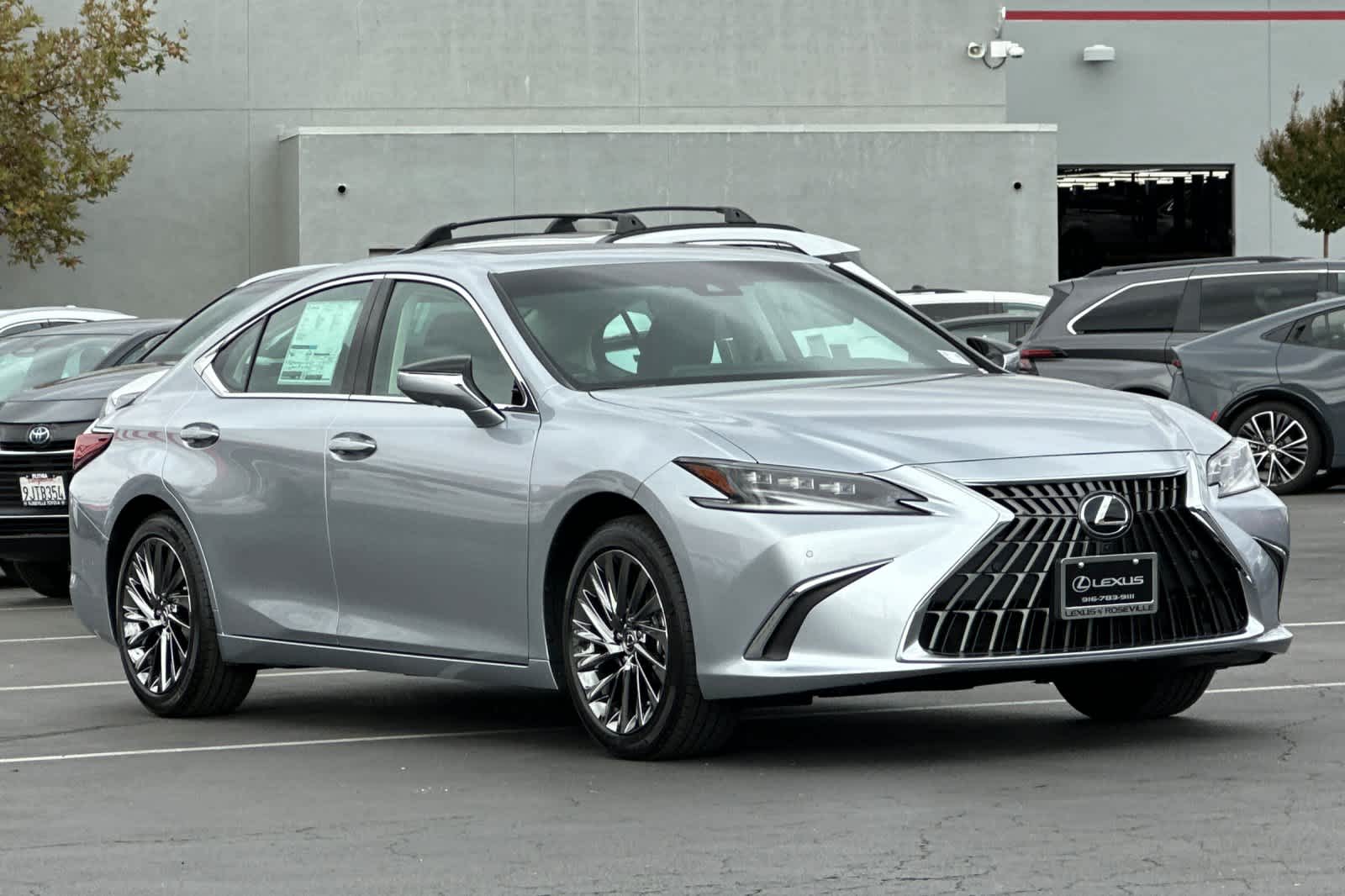 Thumbnail: 2025 Lexus ES - 5