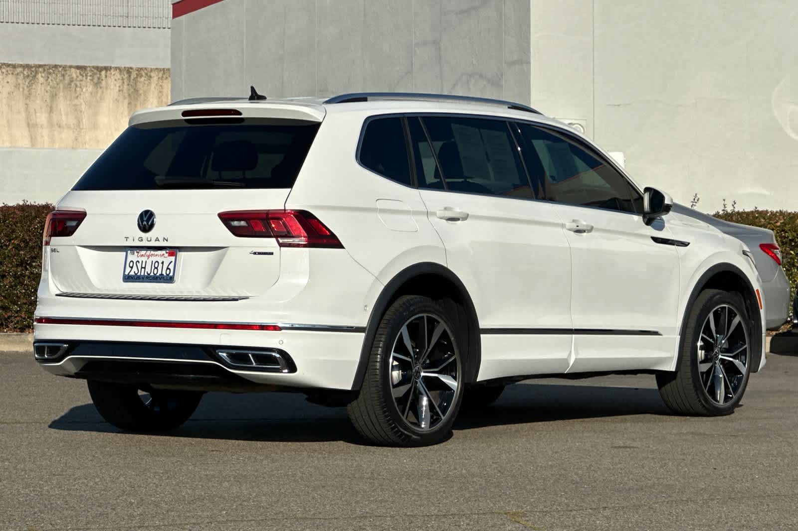 Thumbnail: 2023 Volkswagen Tiguan - 2