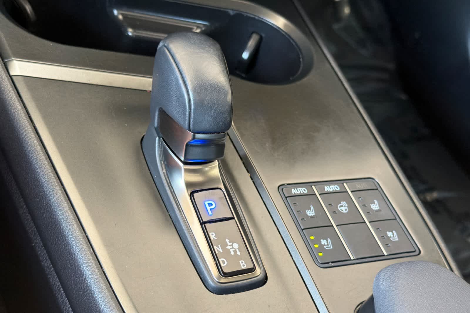 Thumbnail: 2025 Lexus UX - 23