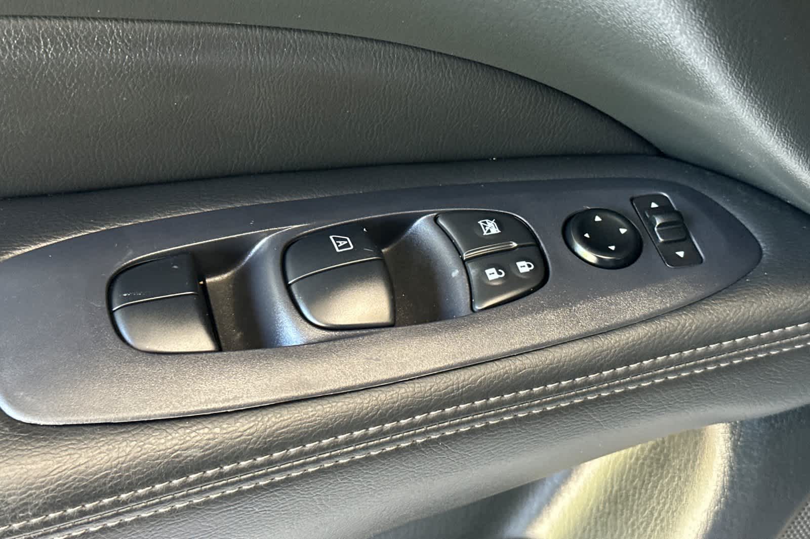 Thumbnail: 2020 Nissan Pathfinder - 13