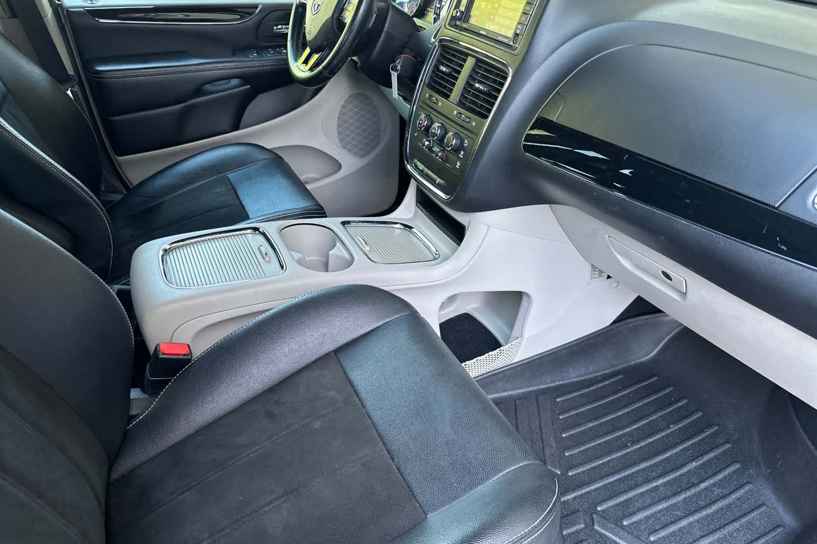 Thumbnail: 2019 Dodge Grand Caravan - 17