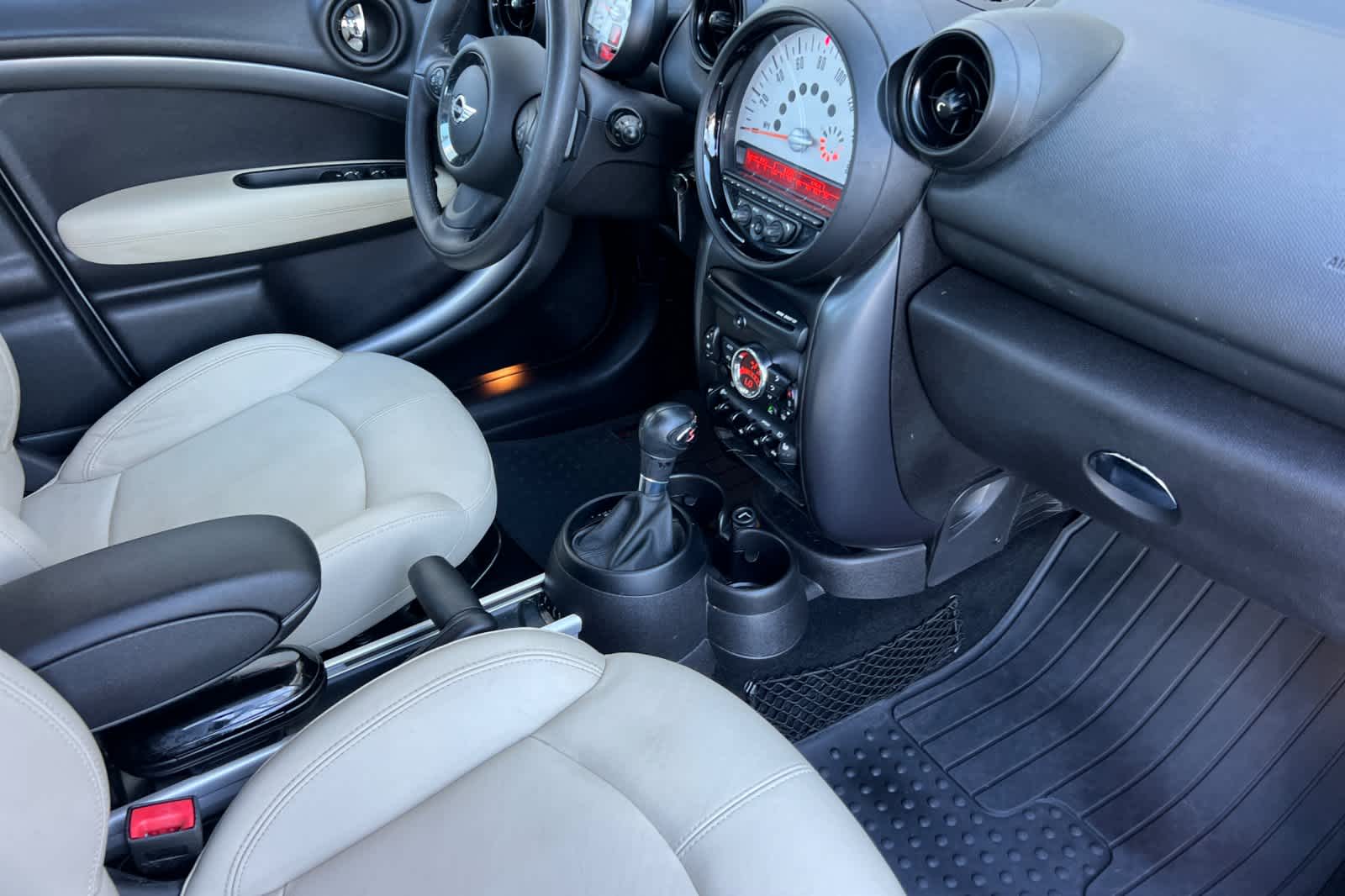 Thumbnail: 2014 MINI Cooper Countryman - 16