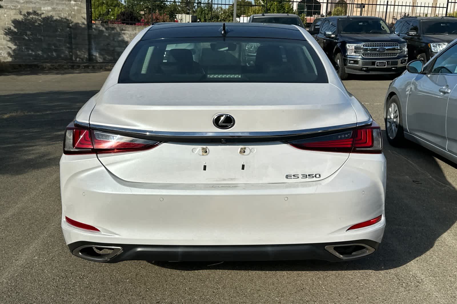 Thumbnail: 2019 Lexus ES - 5