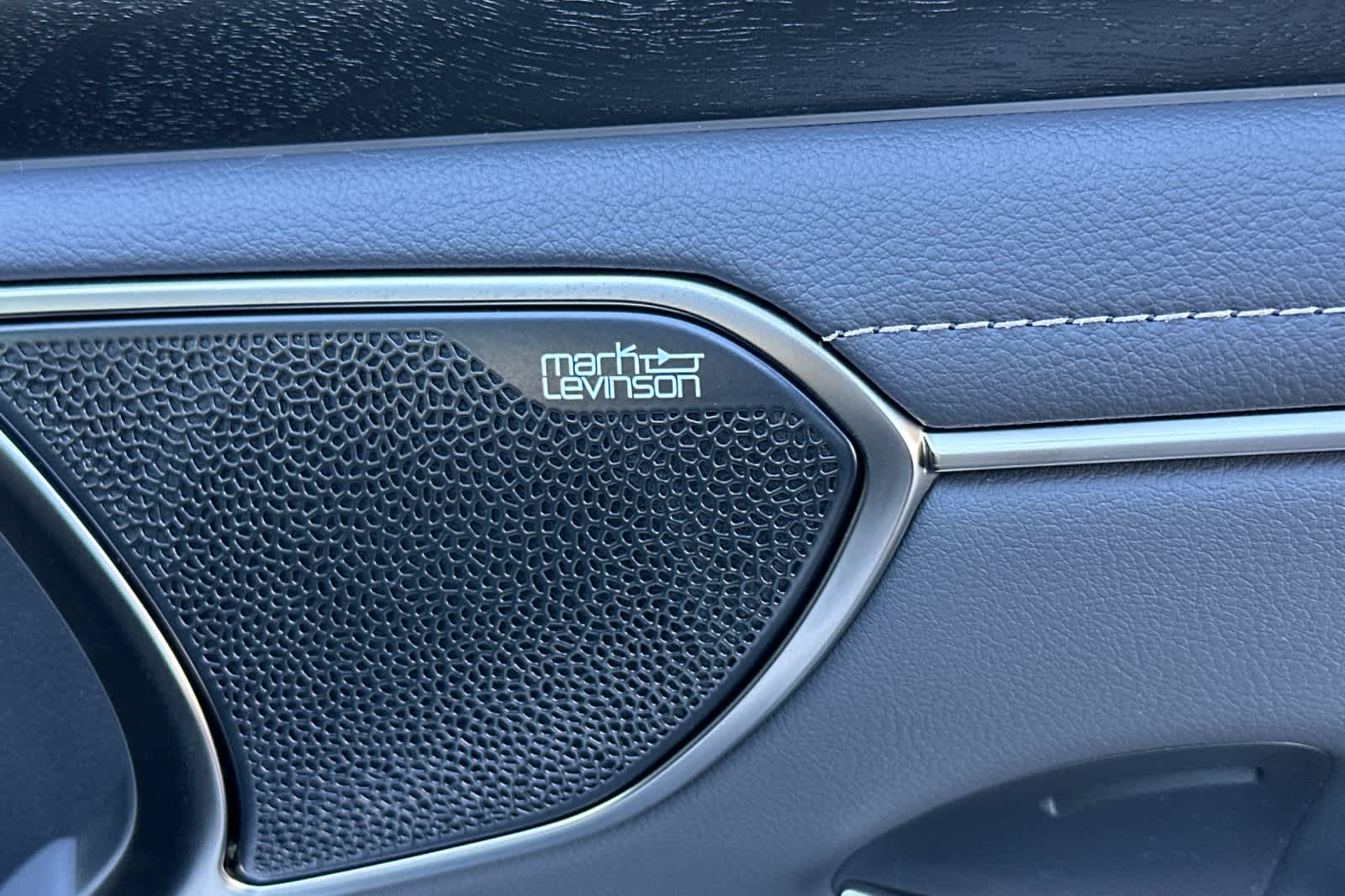 Thumbnail: 2025 Lexus ES - 19