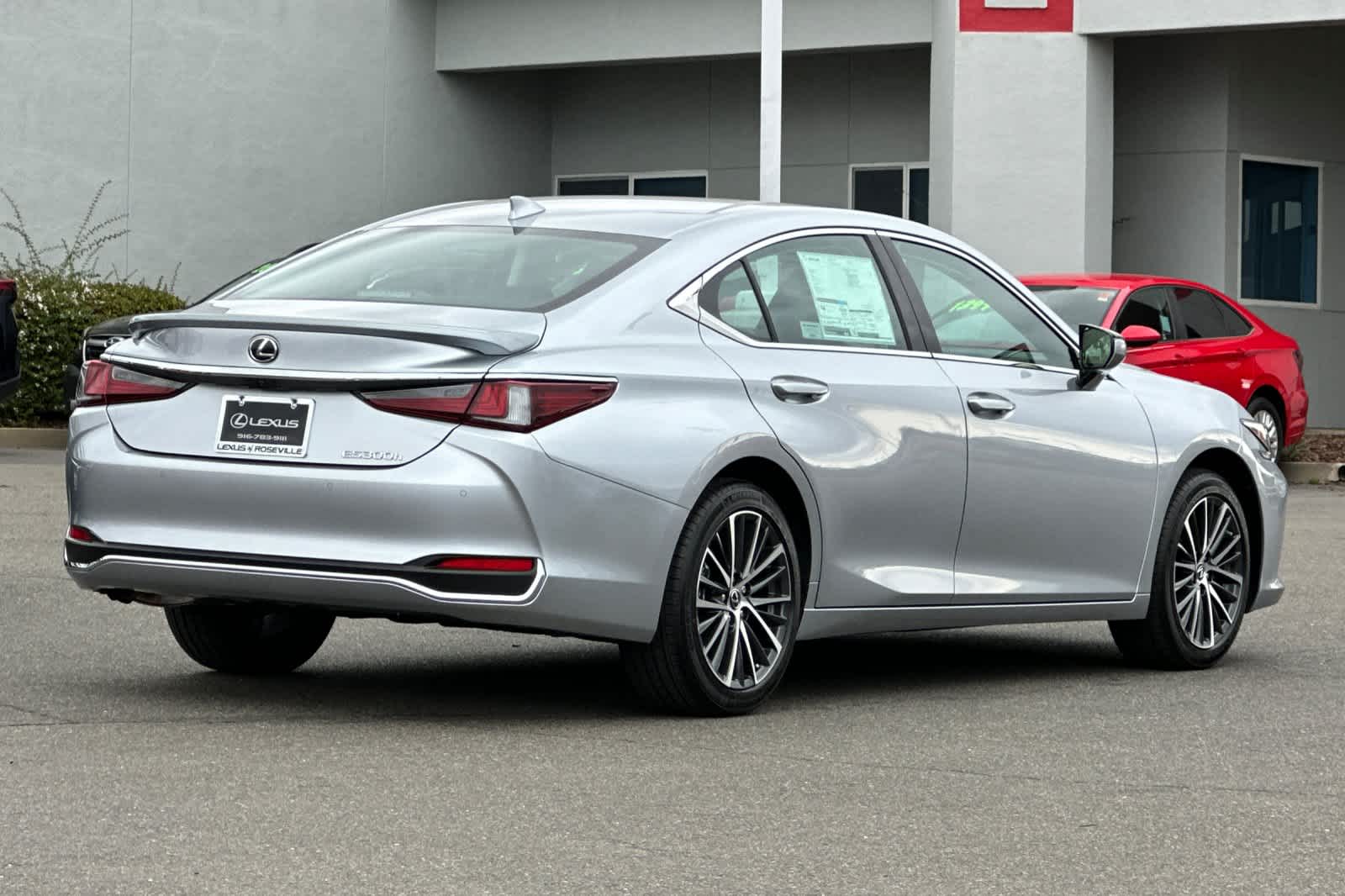 Thumbnail: 2025 Lexus ES - 2