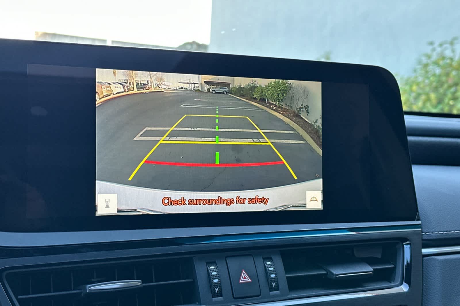 Thumbnail: 2025 Lexus ES - 21