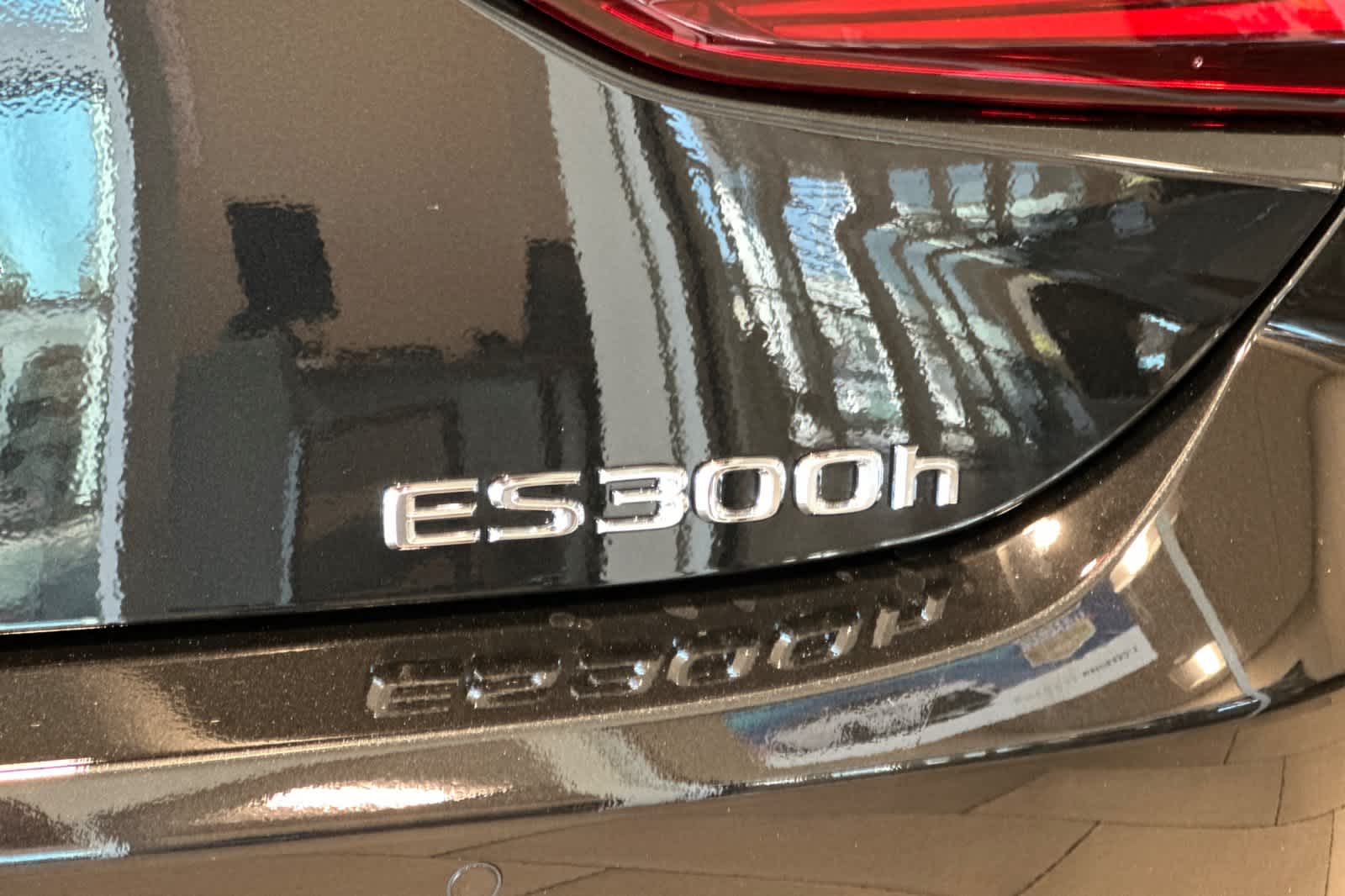 Thumbnail: 2025 Lexus ES - 29