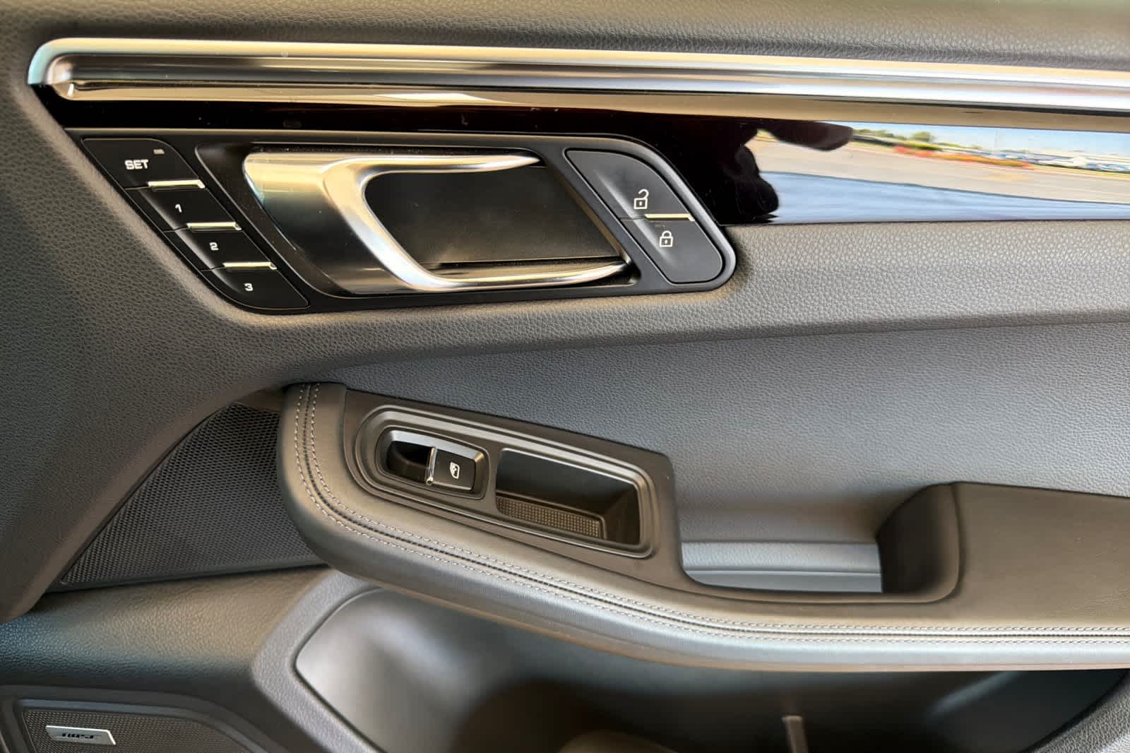 Thumbnail: 2022 Porsche Macan - 17