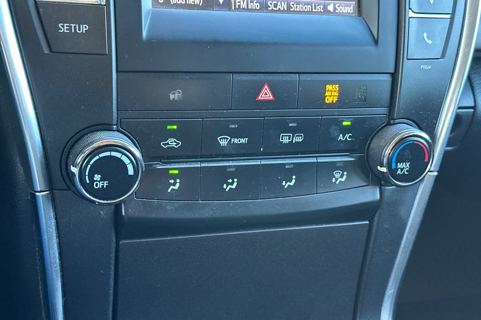 Thumbnail: 2016 Toyota Camry - 20