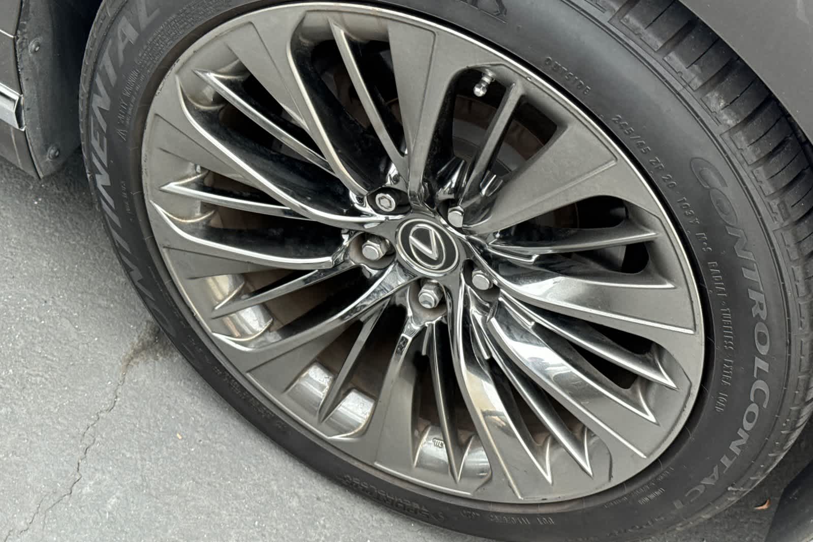 Thumbnail: 2018 Lexus LS - 18