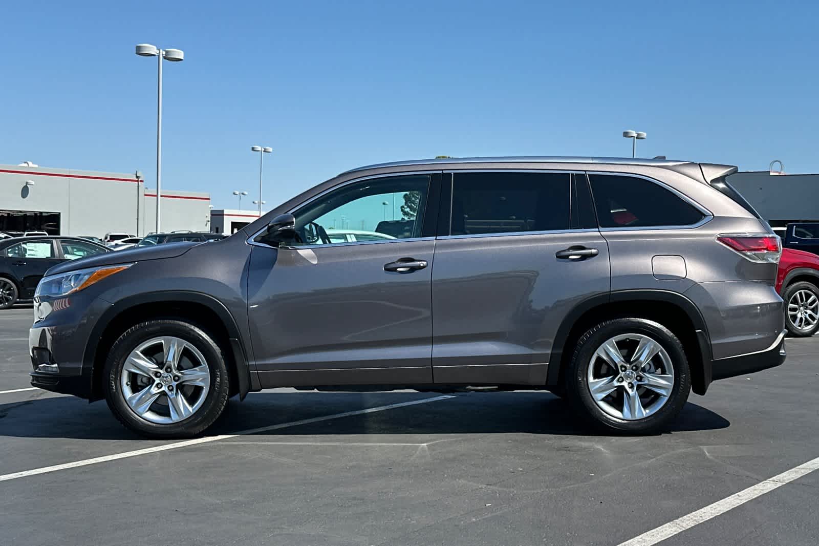 Thumbnail: 2014 Toyota Highlander - 9