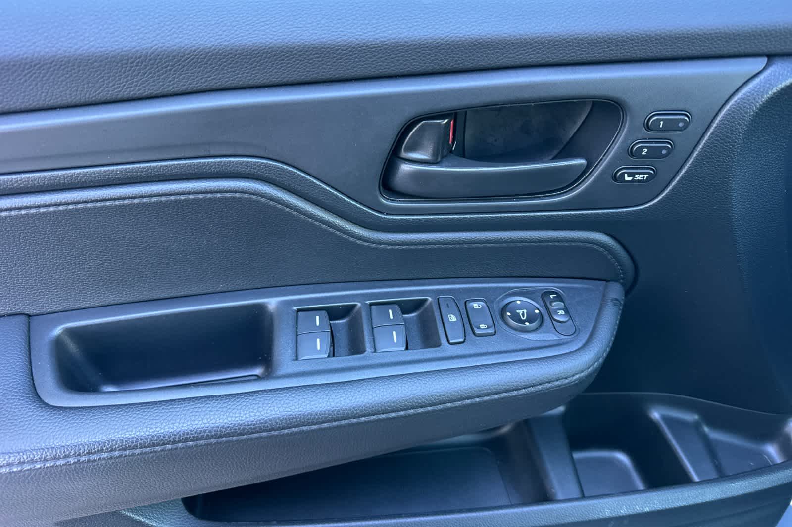 Thumbnail: 2023 Honda Odyssey - 12