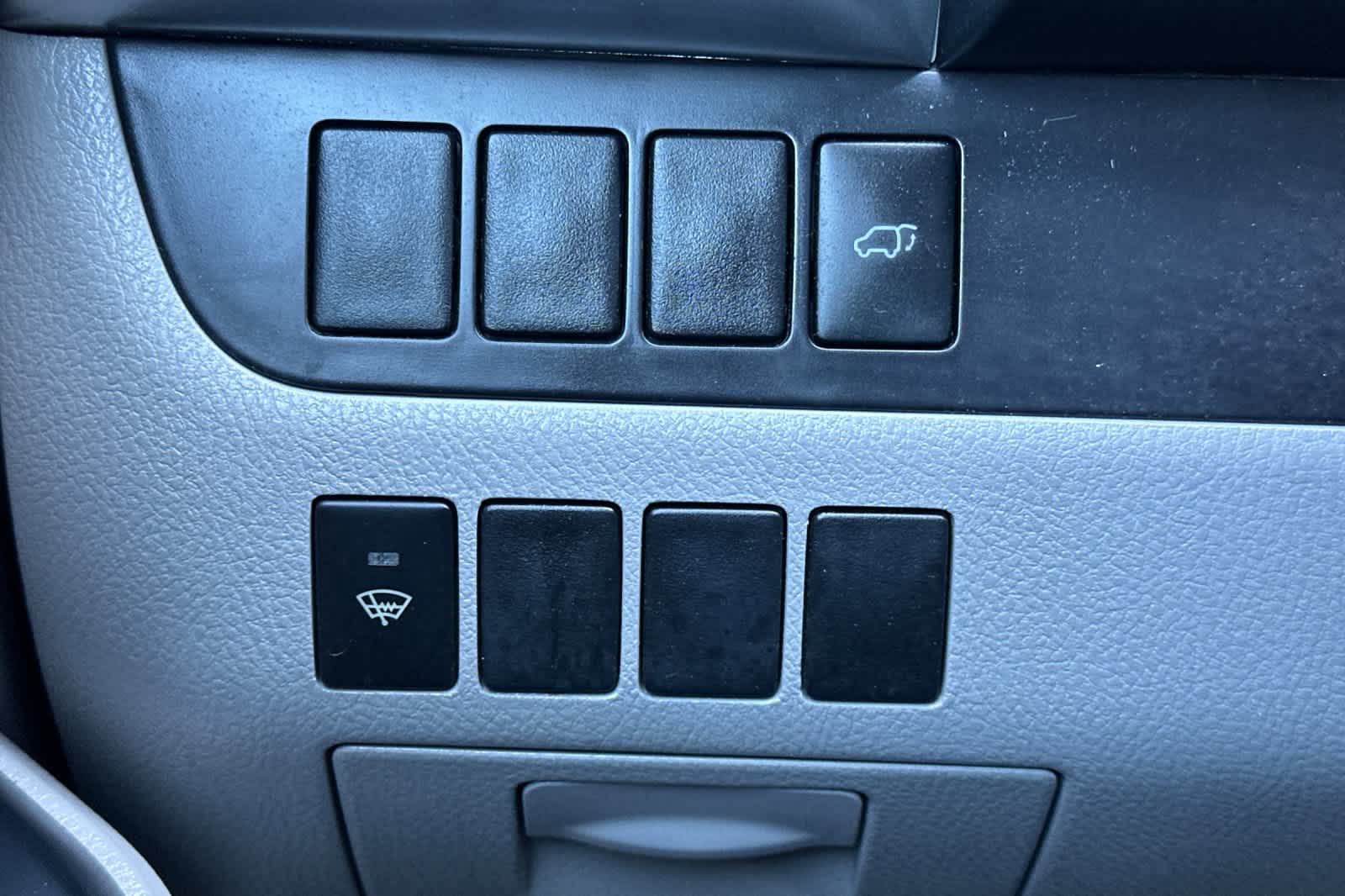 Thumbnail: 2016 Toyota Highlander - 30