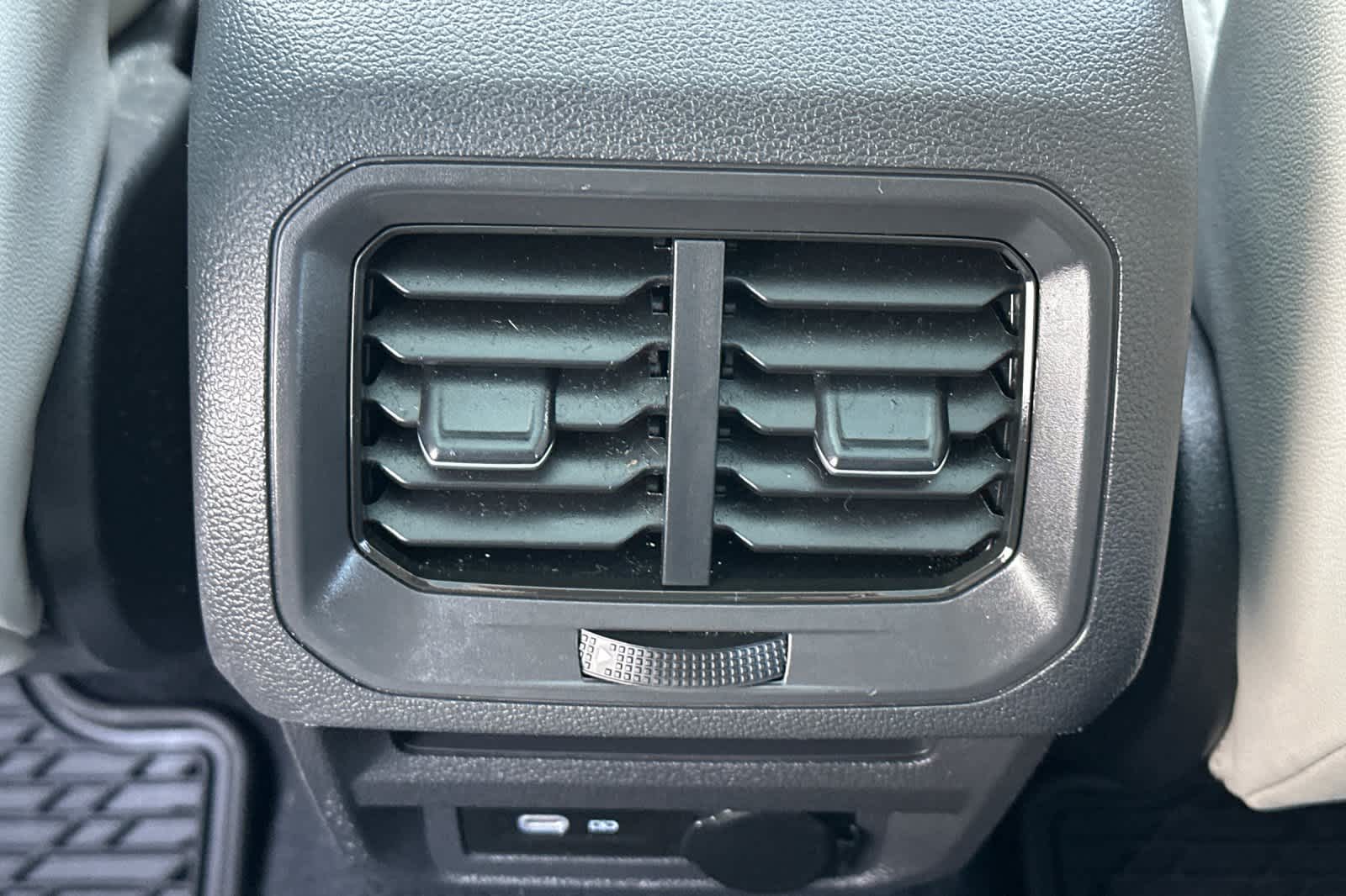 Thumbnail: 2021 Volkswagen Tiguan - 14