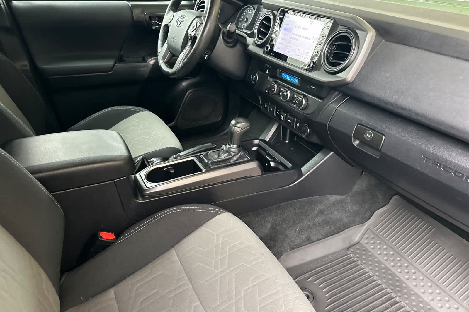 Thumbnail: 2022 Toyota Tacoma - 16