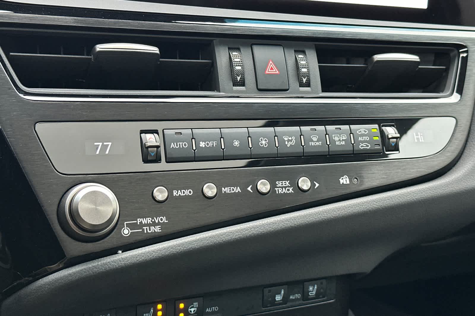 Thumbnail: 2024 Lexus ES - 21