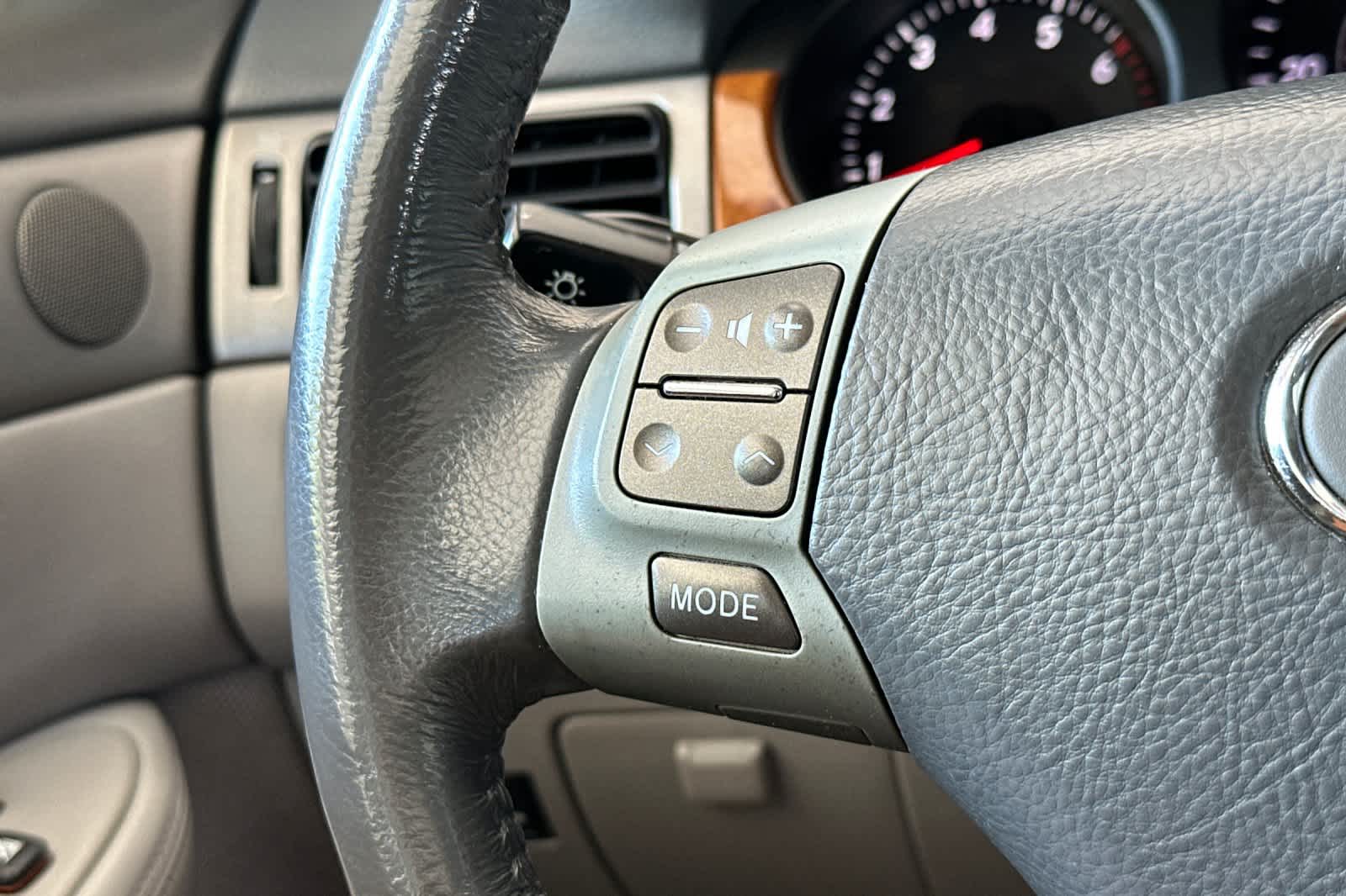 Thumbnail: 2005 Lexus ES - 23