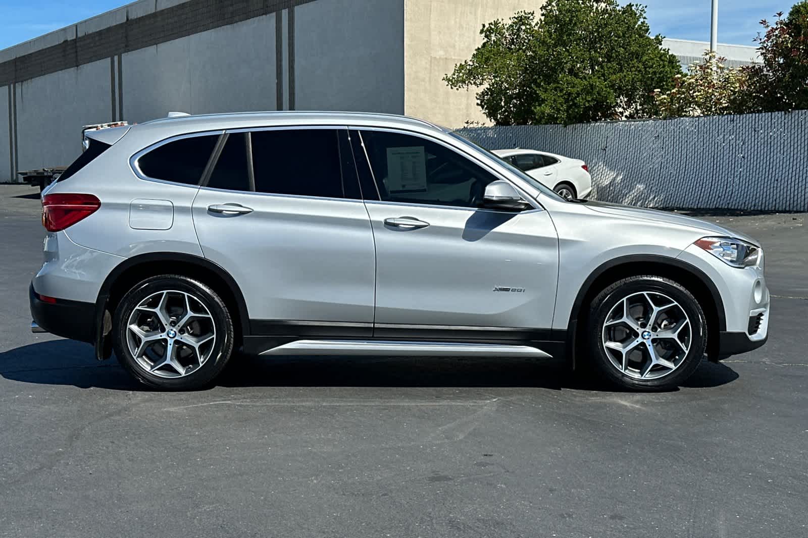 Thumbnail: 2018 BMW X1 - 6