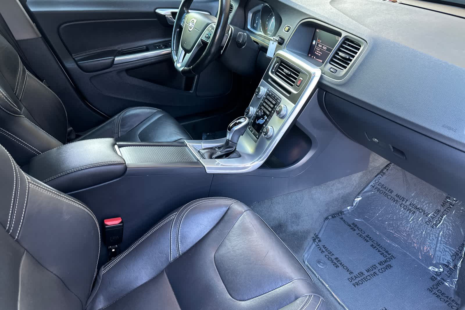 Thumbnail: 2017 Volvo S60 - 16