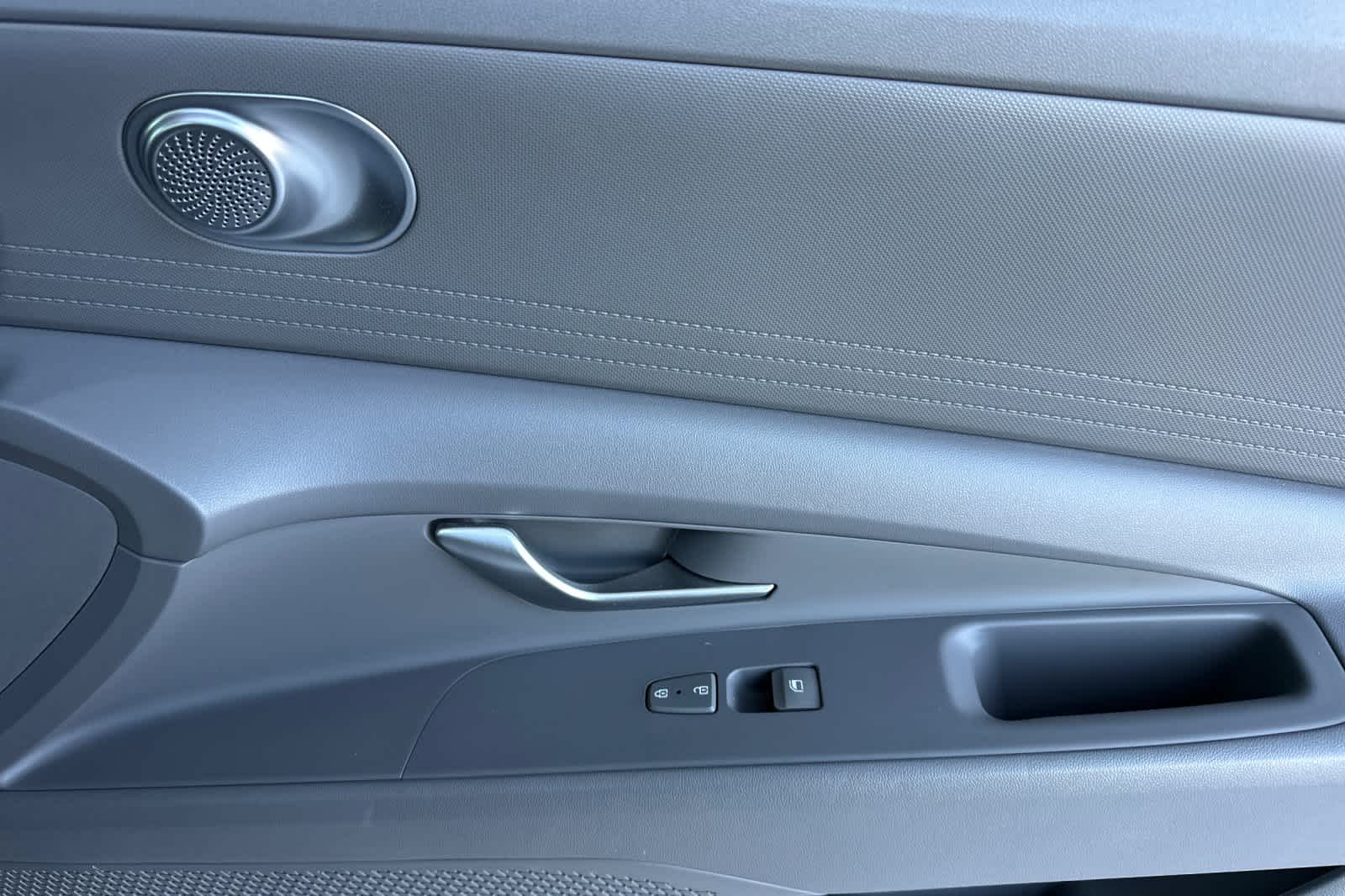 Thumbnail: 2021 Hyundai Elantra - 17