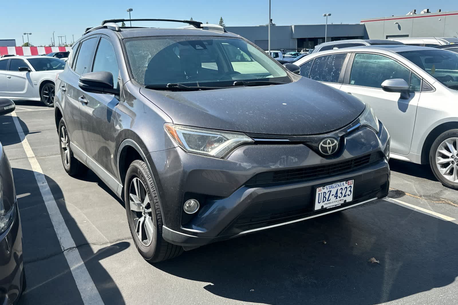 Thumbnail: 2018 Toyota RAV4 - 3