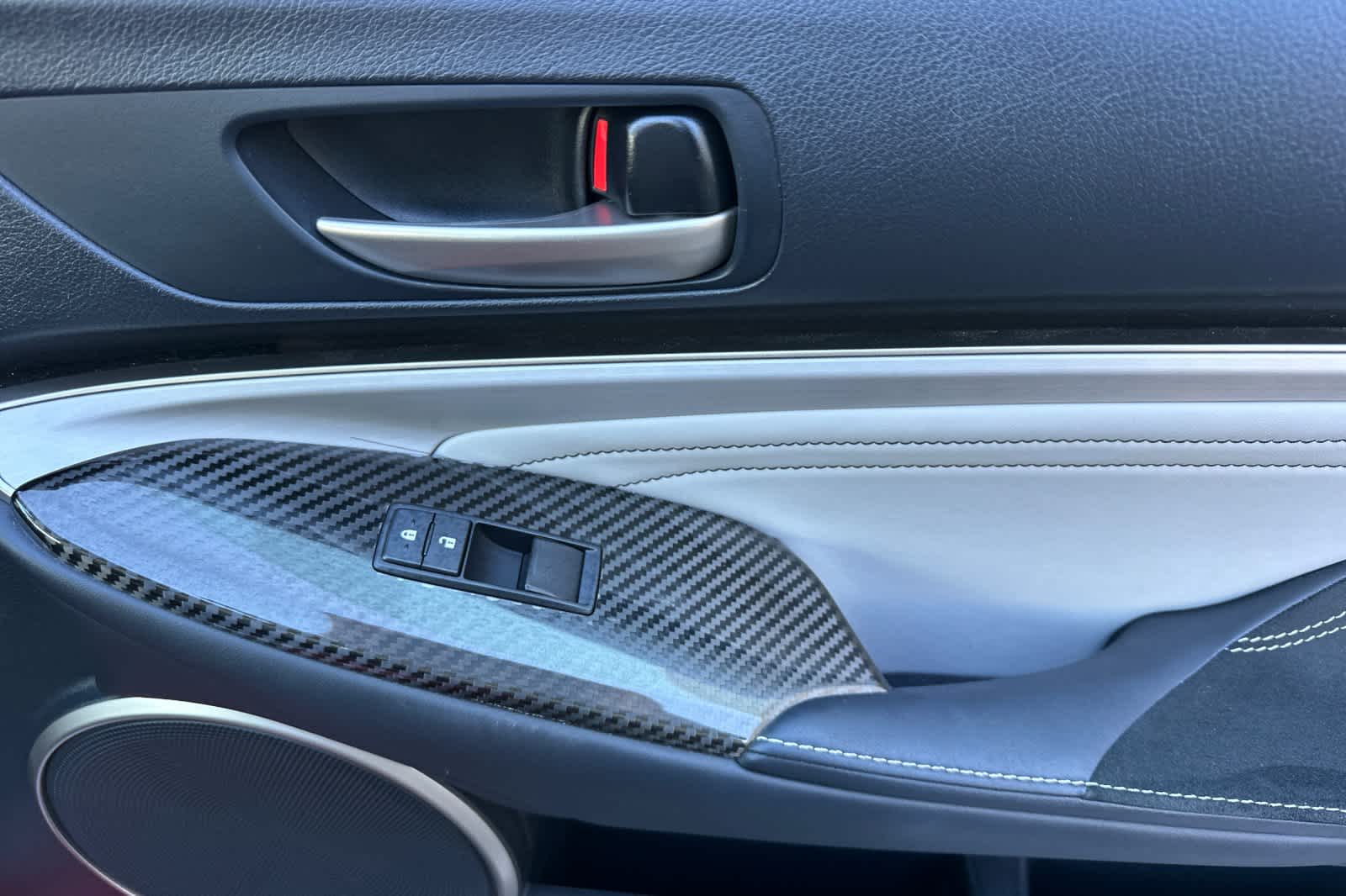 Thumbnail: 2016 Lexus RC - 18