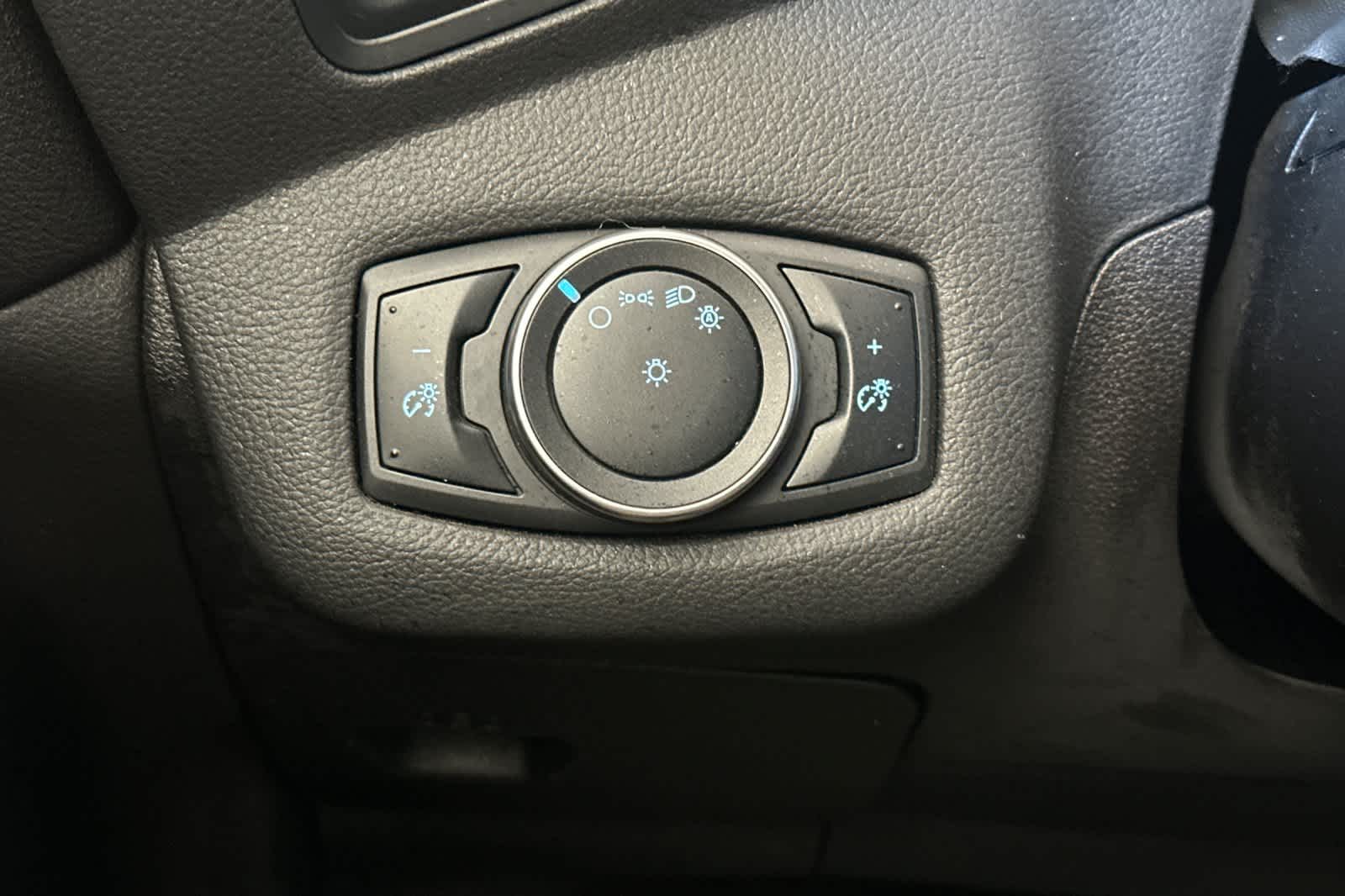 Thumbnail: 2016 Ford C-Max - 28