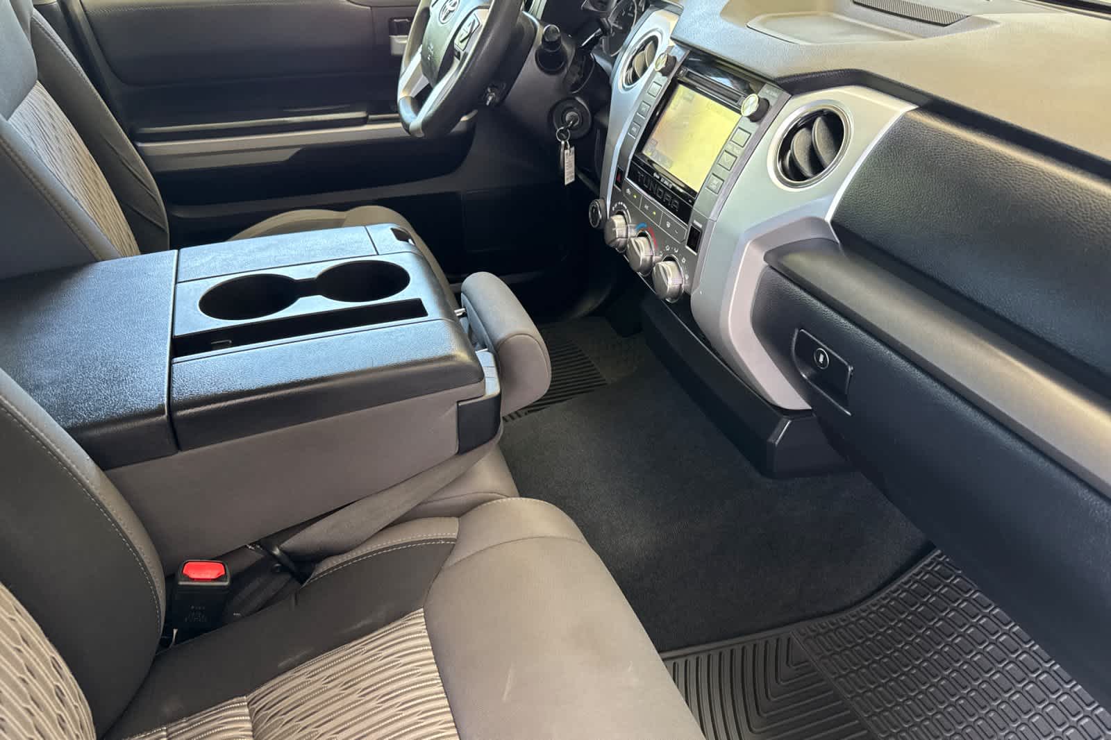 Thumbnail: 2016 Toyota Tundra - 16