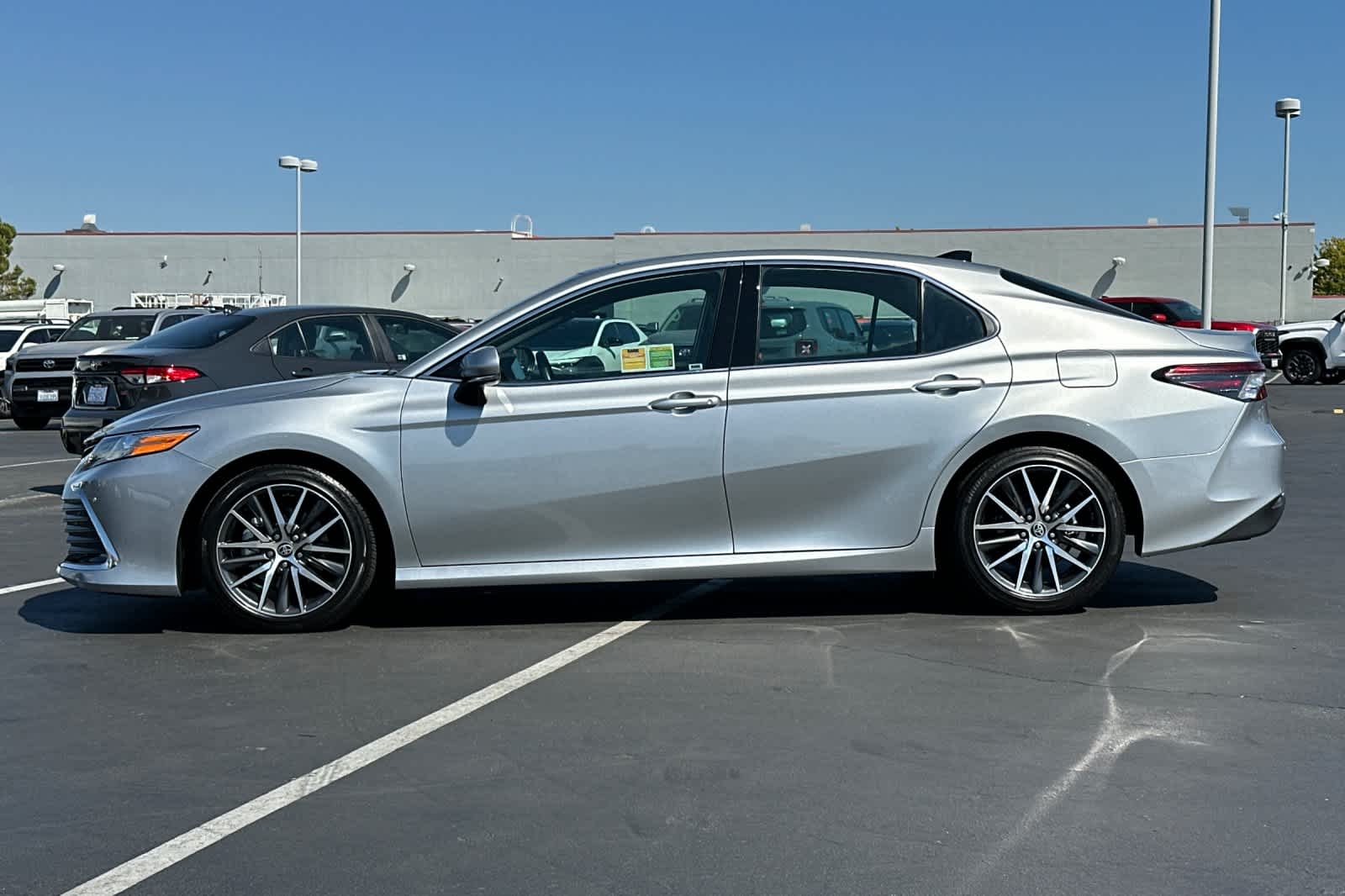 Thumbnail: 2023 Toyota Camry - 9