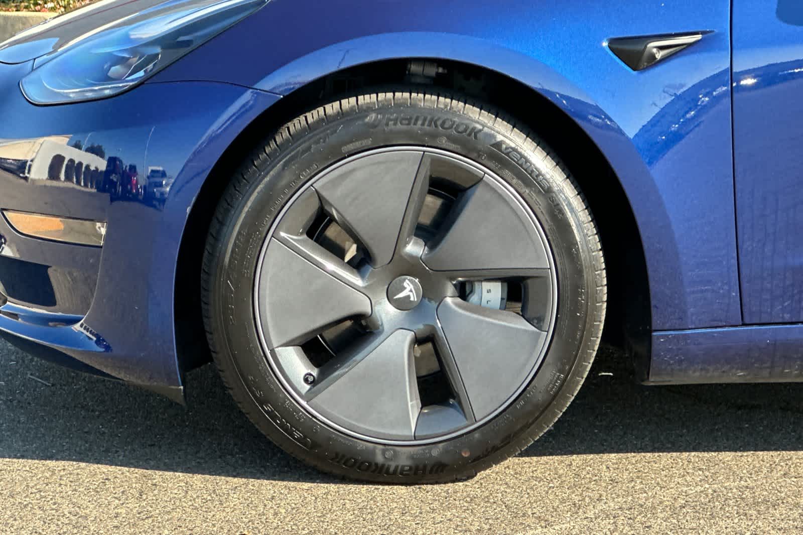 Thumbnail: 2023 Tesla Model 3 - 28