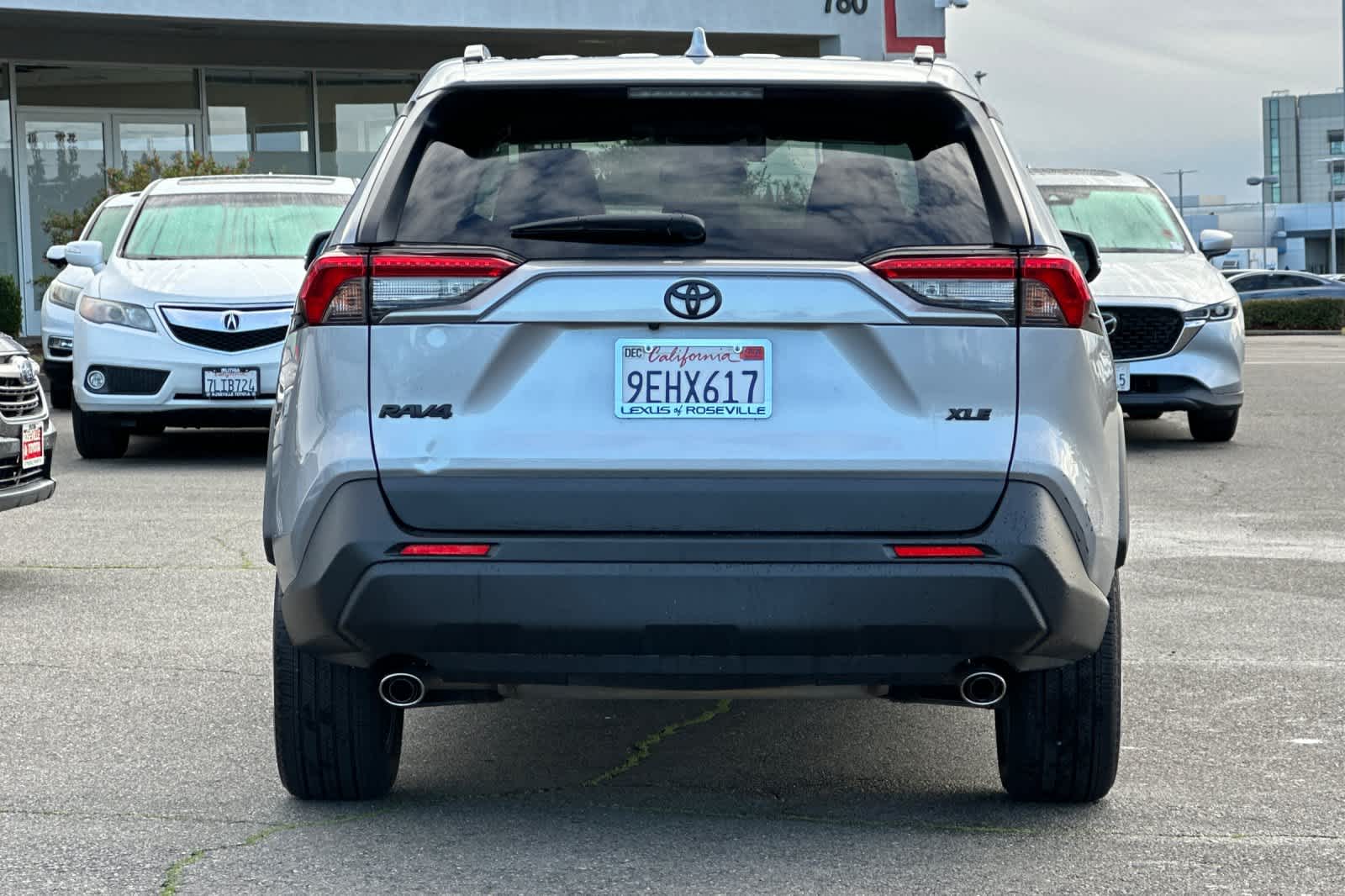 Thumbnail: 2022 Toyota RAV4 - 8