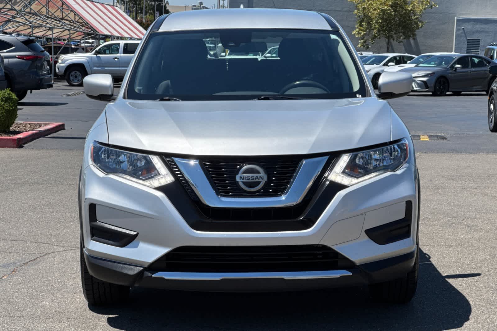 Thumbnail: 2020 Nissan Rogue - 10