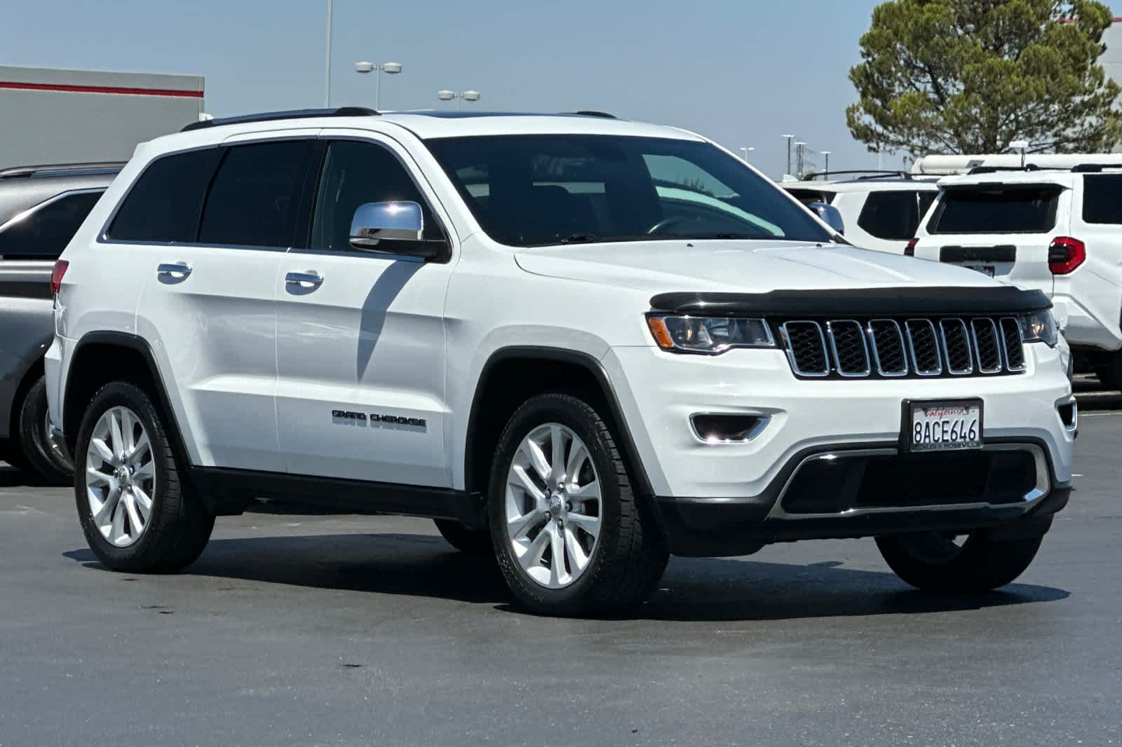 Thumbnail: 2017 Jeep Grand Cherokee - 5