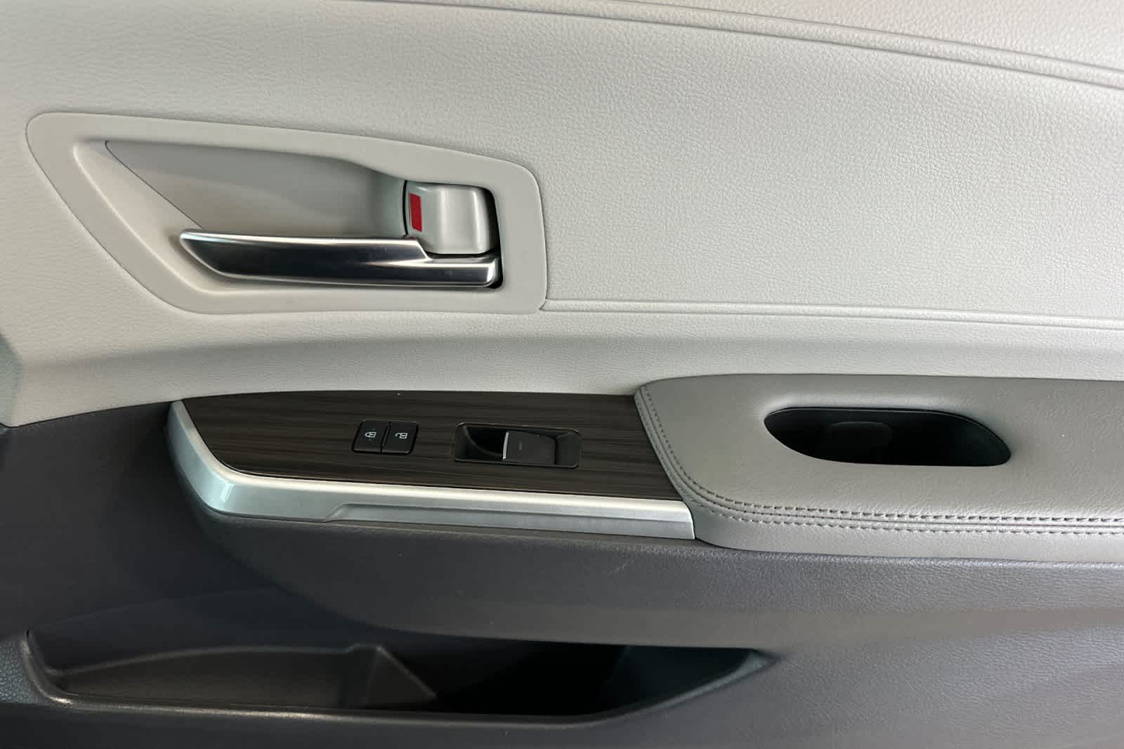 Thumbnail: 2022 Toyota Sienna - 19