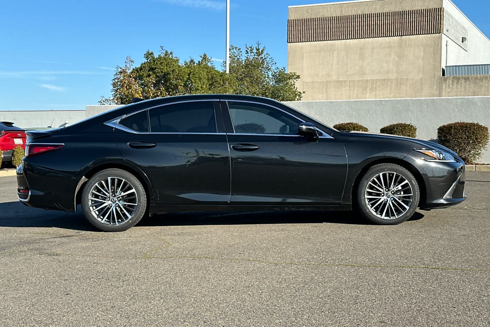Thumbnail: 2023 Lexus ES - 6