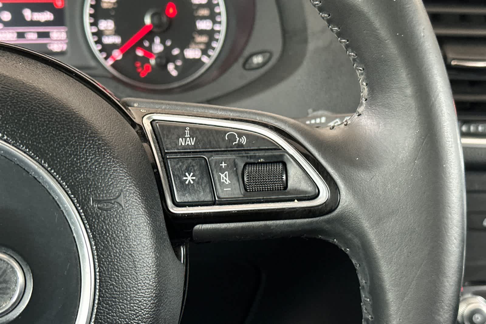 Thumbnail: 2015 Audi Q3 - 28