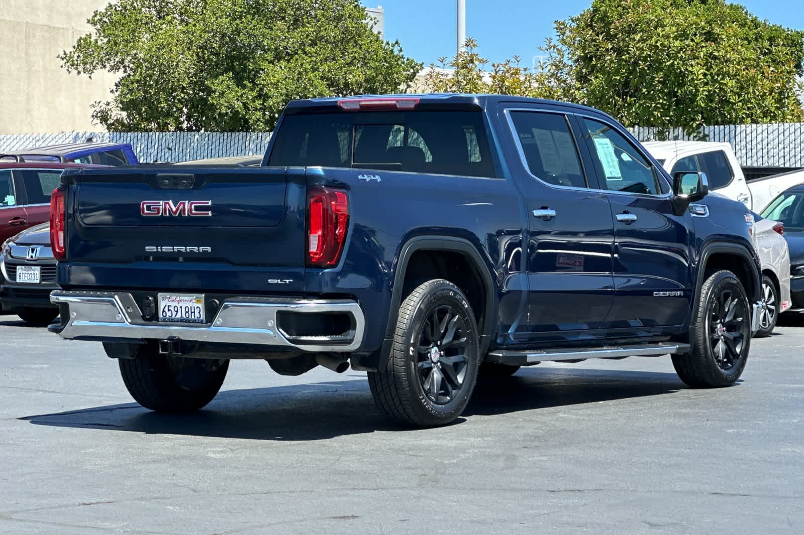 2021 GMC Sierra 1500 SLT 2