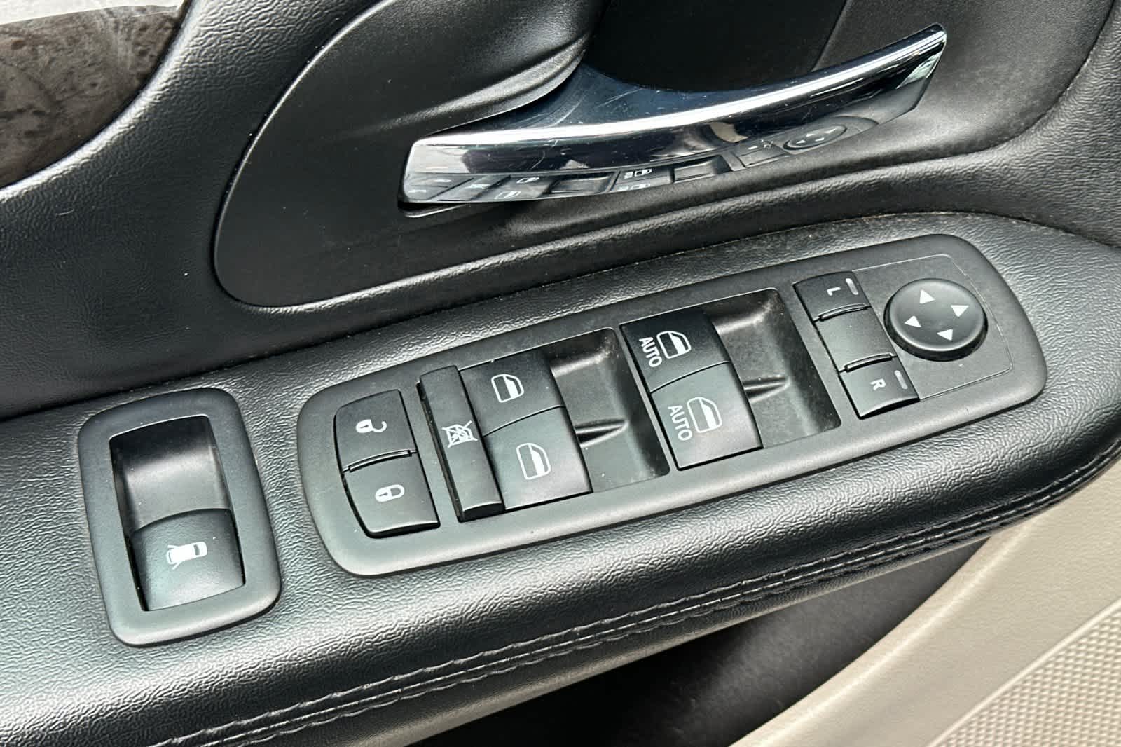 Thumbnail: 2019 Dodge Grand Caravan - 13