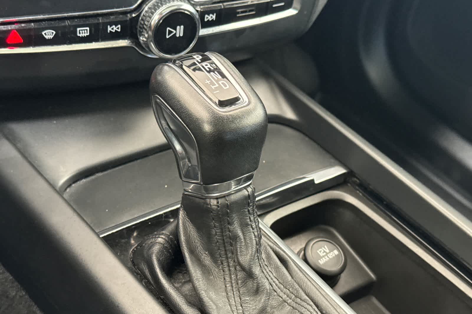 Thumbnail: 2018 Volvo XC60 - 23