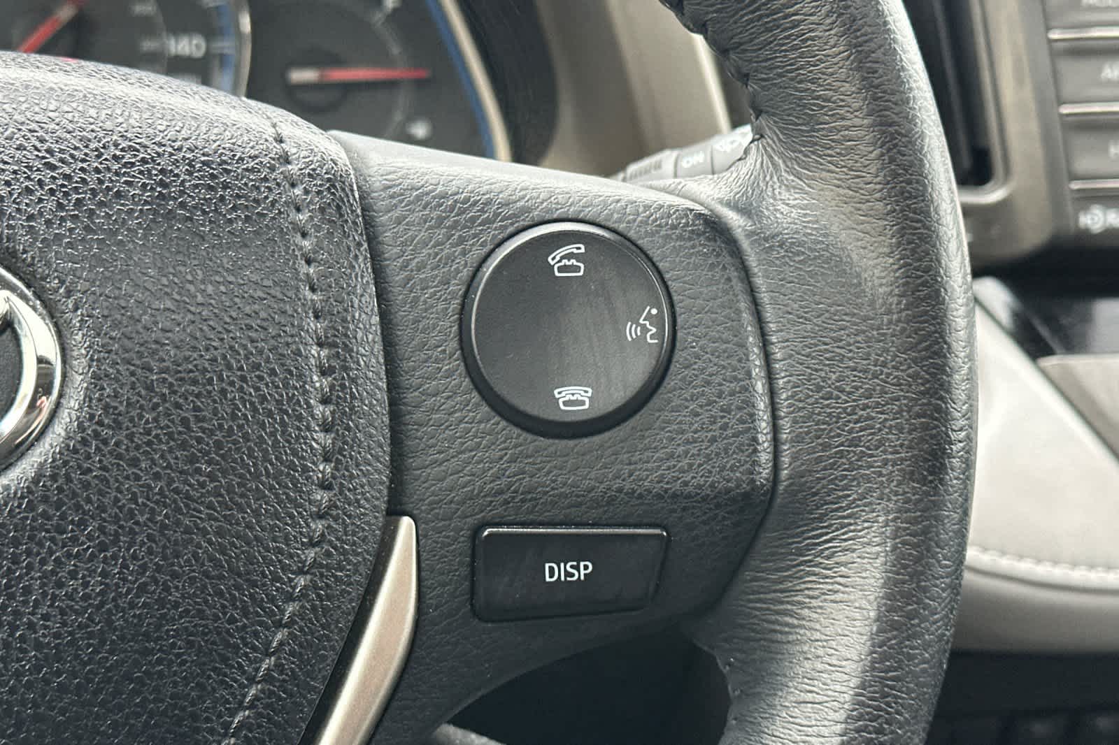 Thumbnail: 2015 Toyota RAV4 - 27