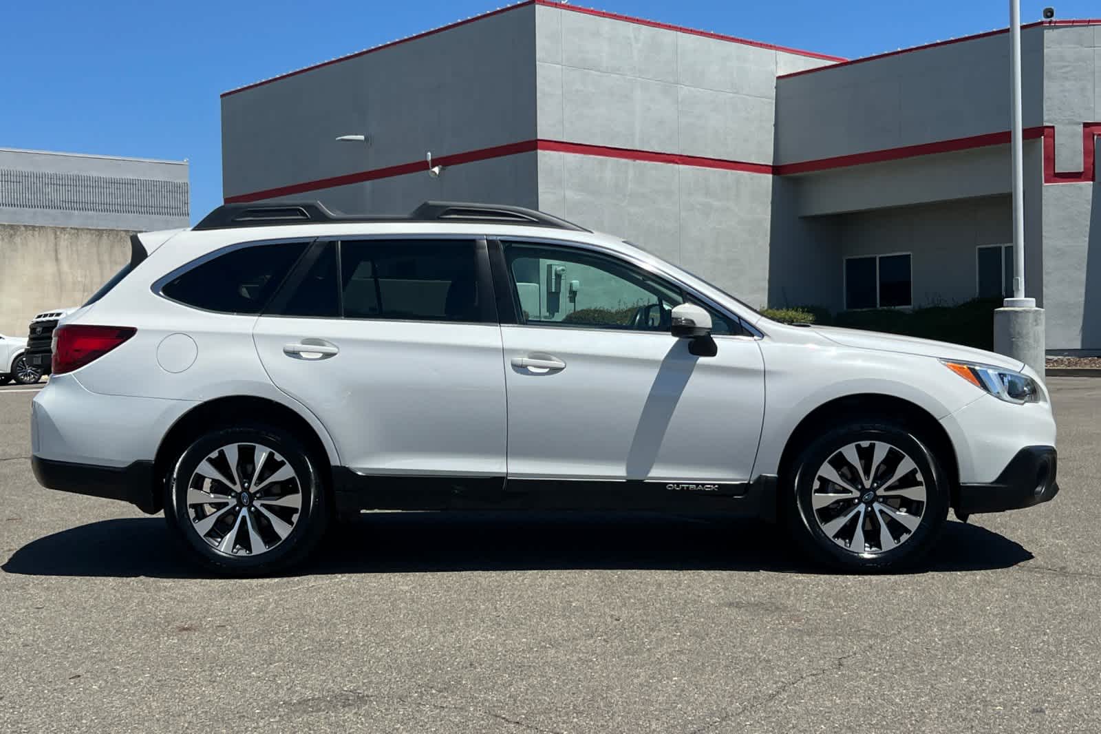 Thumbnail: 2017 Subaru Outback - 6