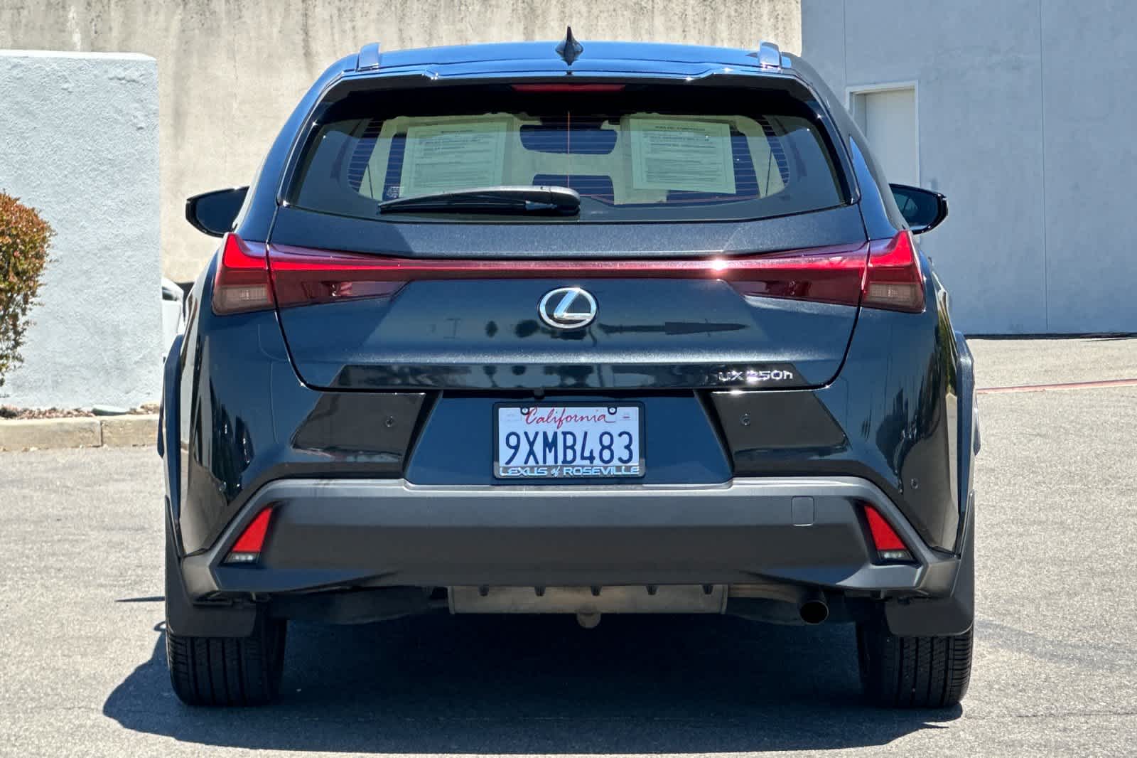 Thumbnail: 2023 Lexus UX - 7