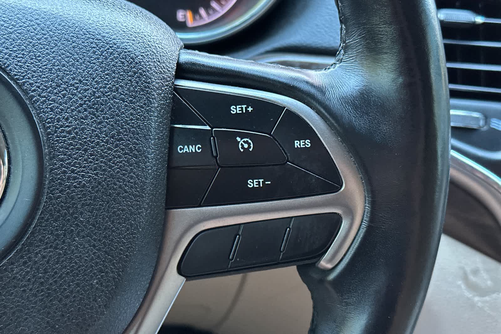 Thumbnail: 2018 Jeep Grand Cherokee - 27