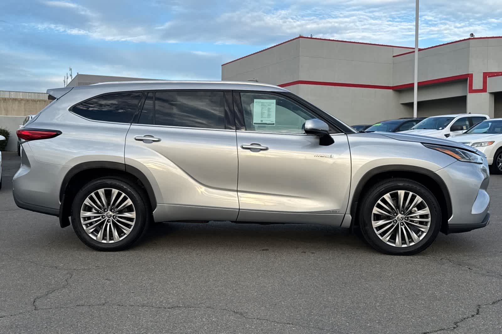 Thumbnail: 2021 Toyota Highlander - 6