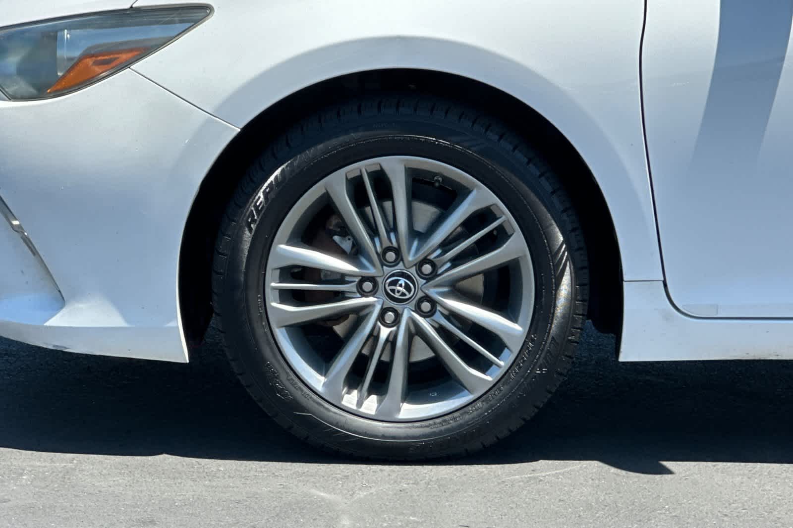 Thumbnail: 2016 Toyota Camry - 28