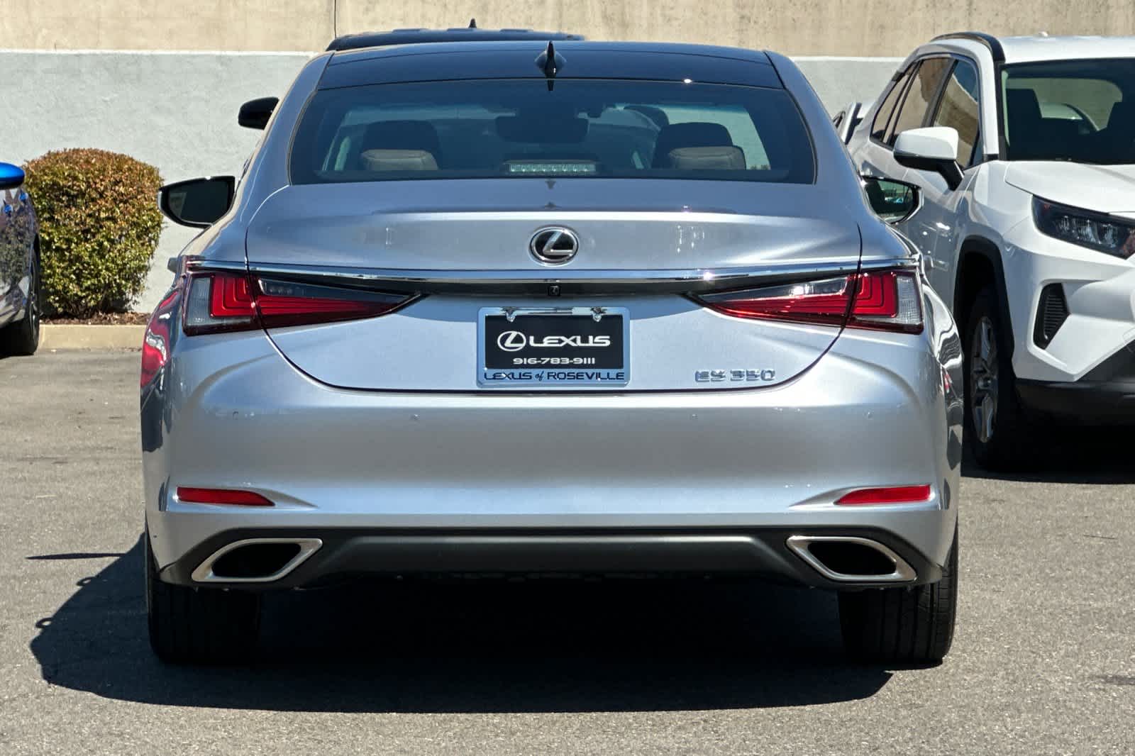 Thumbnail: 2025 Lexus ES - 8