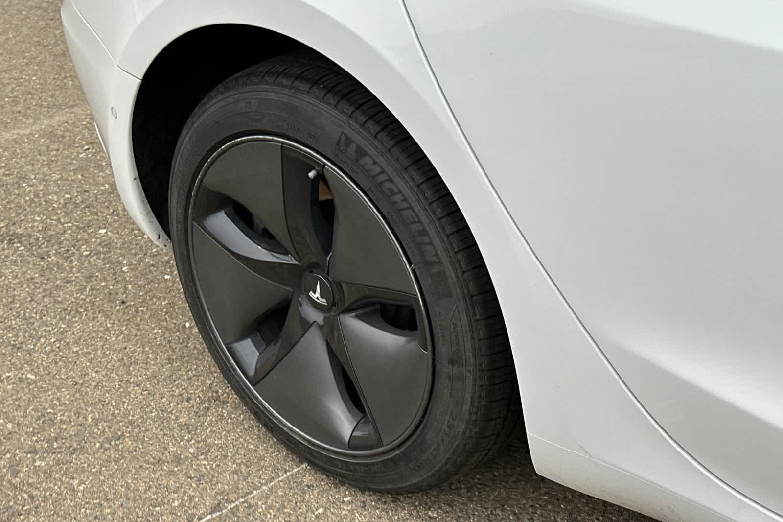 Thumbnail: 2018 Tesla Model 3 - 13