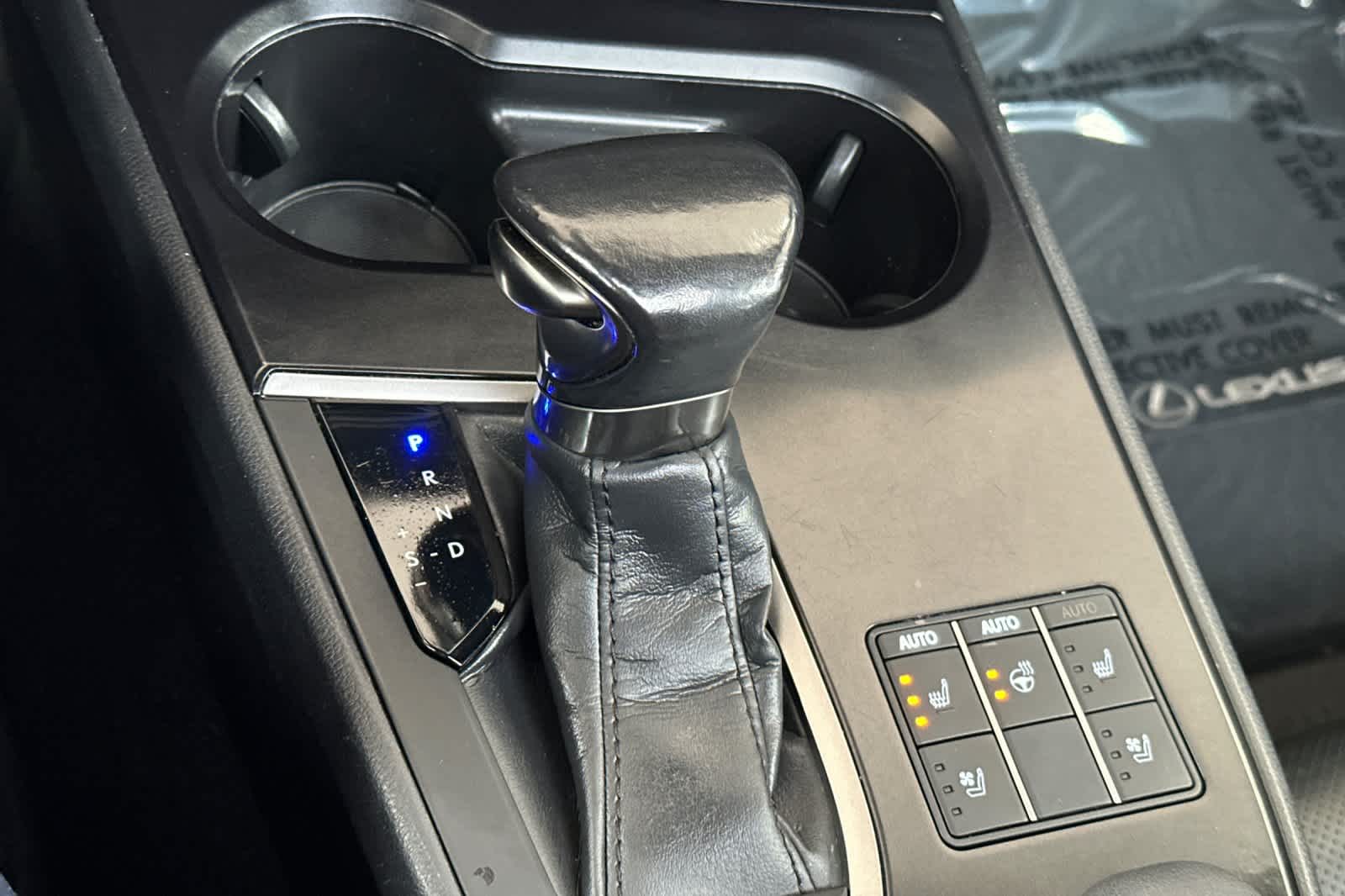 Thumbnail: 2023 Lexus UX - 23